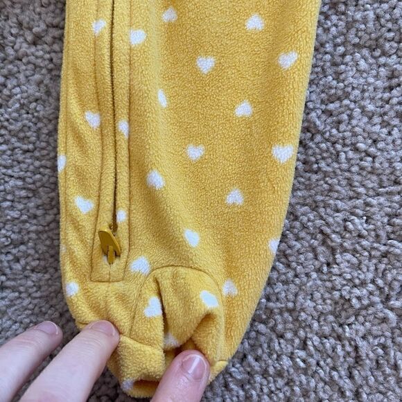 Child of mine 3-6 mo yellow & polkadot long sleeve footsie - Picture 4 of 5